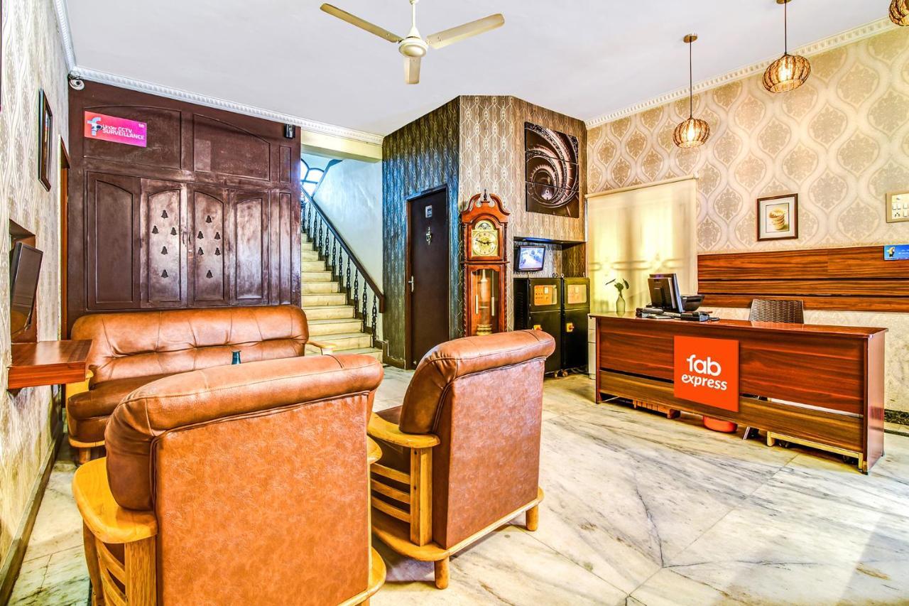 Fabexpress Nestlay Rooms - 100M From Velammal Hall, Moggappair Chennai Ngoại thất bức ảnh